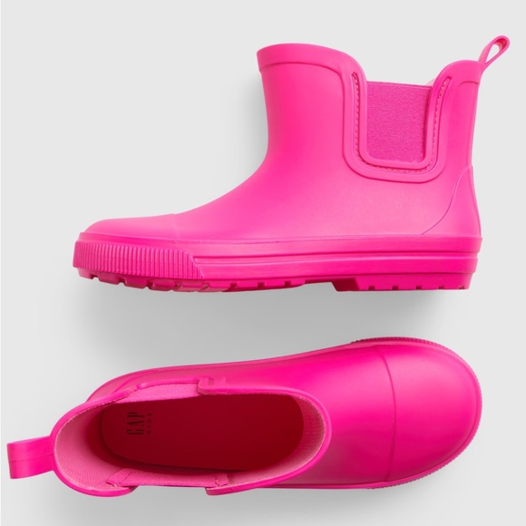 GAP toddler rubber rain boots. Quick-drying upper Rubber gripper sole Pink. 9/10 - Picture 2 of 10